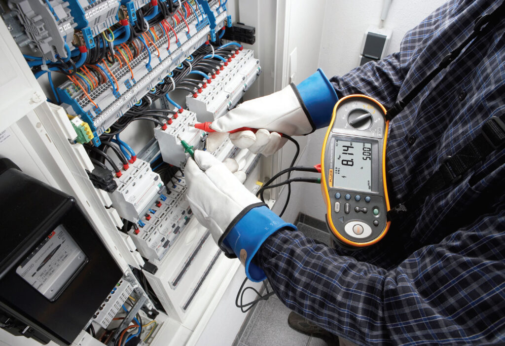 Wykonywanie pomiarów elektrycznych. Pomiary elektryczne instalacji i urządzeń w automatyce przemysłowej.